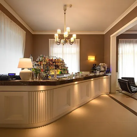 Grand & Riviera Hotel 4*