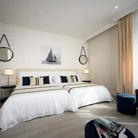 Grand & Riviera Hotel 4*