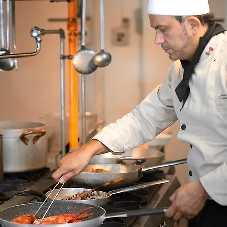 Grand & Riviera Hotel 4*