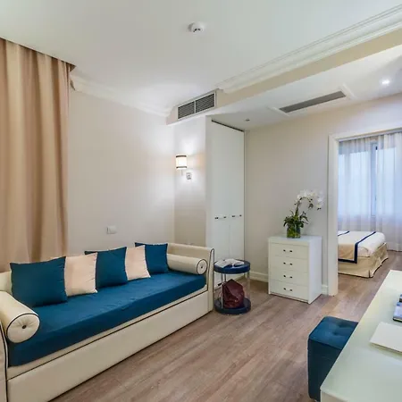 Grand & Riviera Hotel 4*