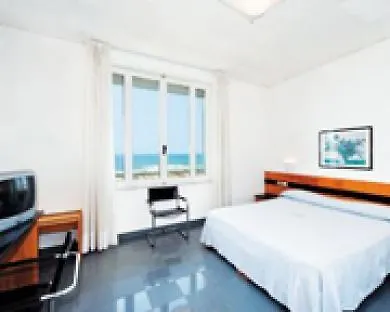 Grand & Riviera Hotel 4*