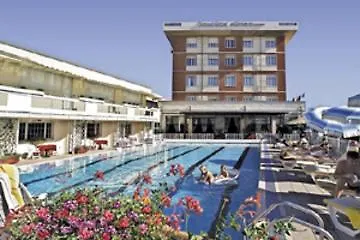 Grand & Riviera Hotel