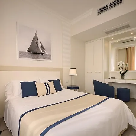 Hotel Grand & Riviera 4*
