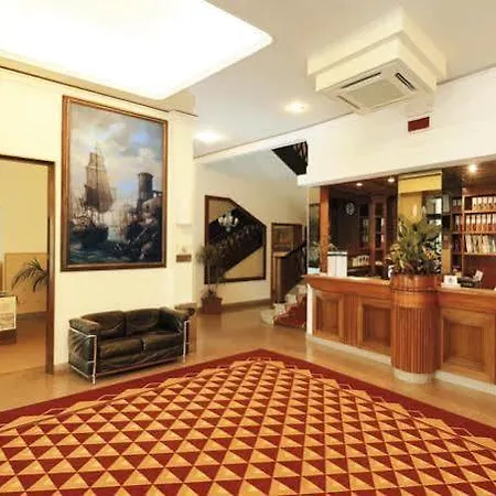 Grand & Riviera Hotel 4*