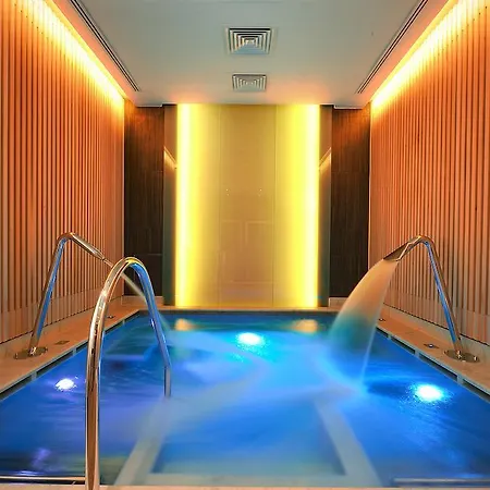 Grand & Riviera Hotel