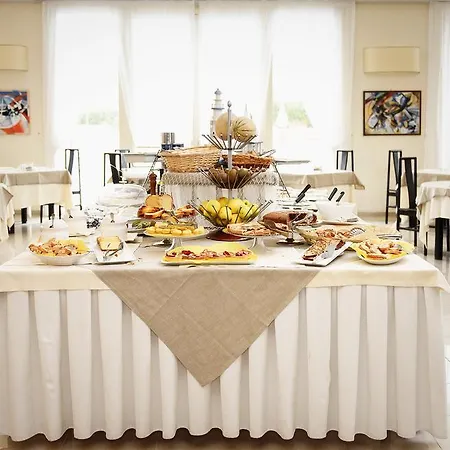 Grand & Riviera Hotel 4*