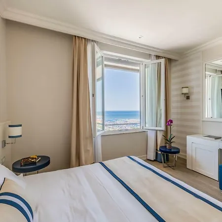 Grand & Riviera Hotel 4*