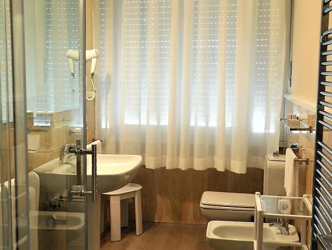 Hotel Grand & Riviera 4*