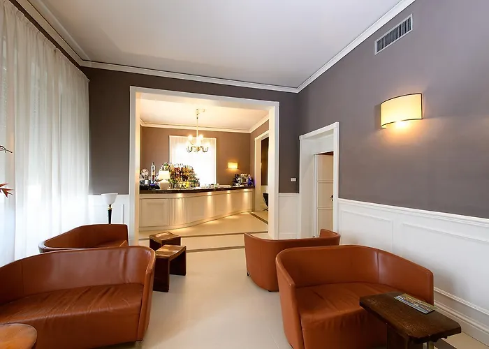 Grand & Riviera Hotel 4*