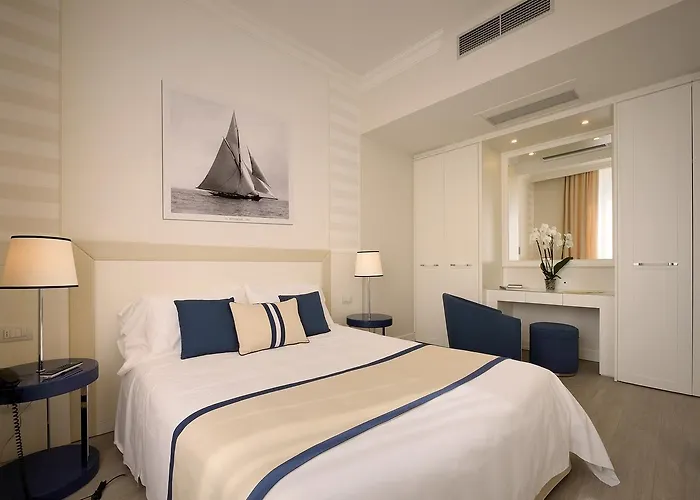 Hotel Grand & Riviera 4*