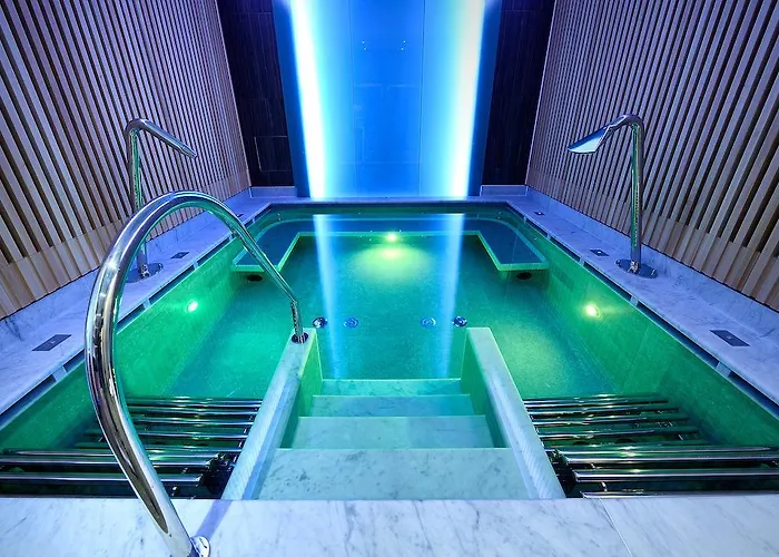 Grand & Riviera Hotel 4*