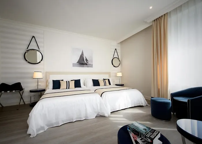 Grand & Riviera Hotel 4*