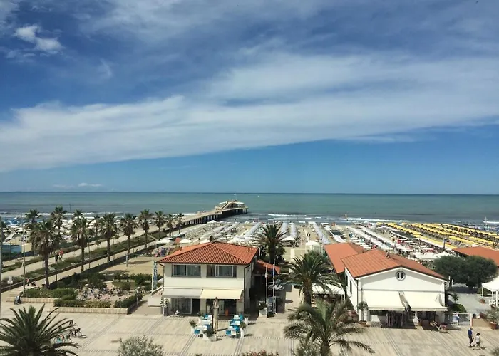 Grand & Riviera Hotel