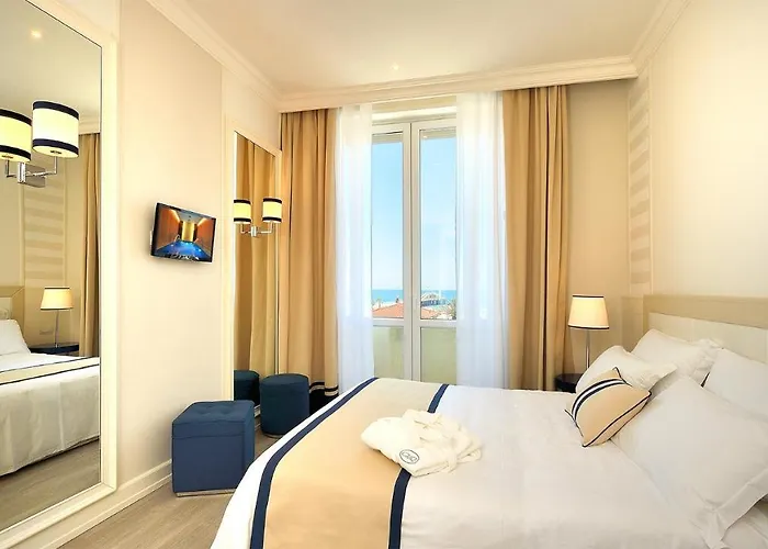 Hotel Grand & Riviera