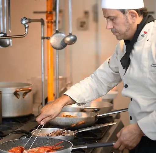 Grand & Riviera Hotel 4*