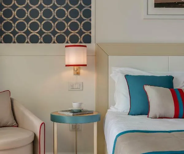 Hotel Grand & Riviera 4*