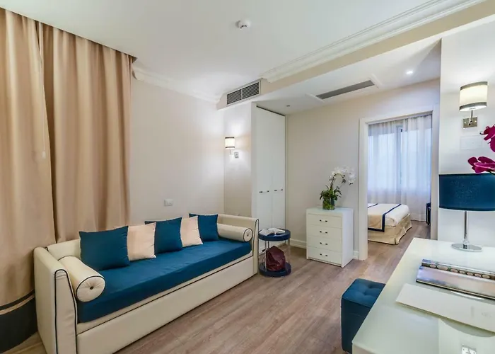 Grand & Riviera Hotel 4*