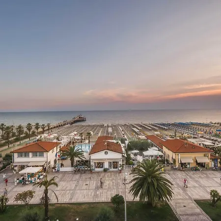 Hotel Grand & Riviera